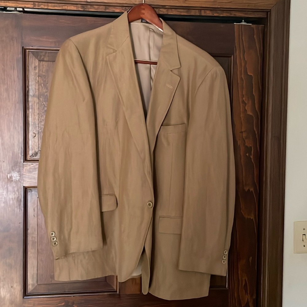 48 L tan sport coat